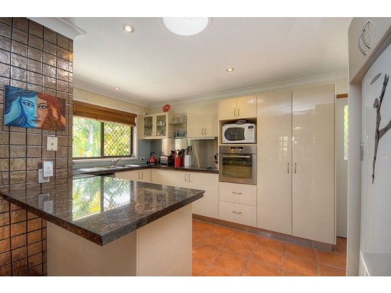 8 Wardoo Street, Ashmore QLD 4214