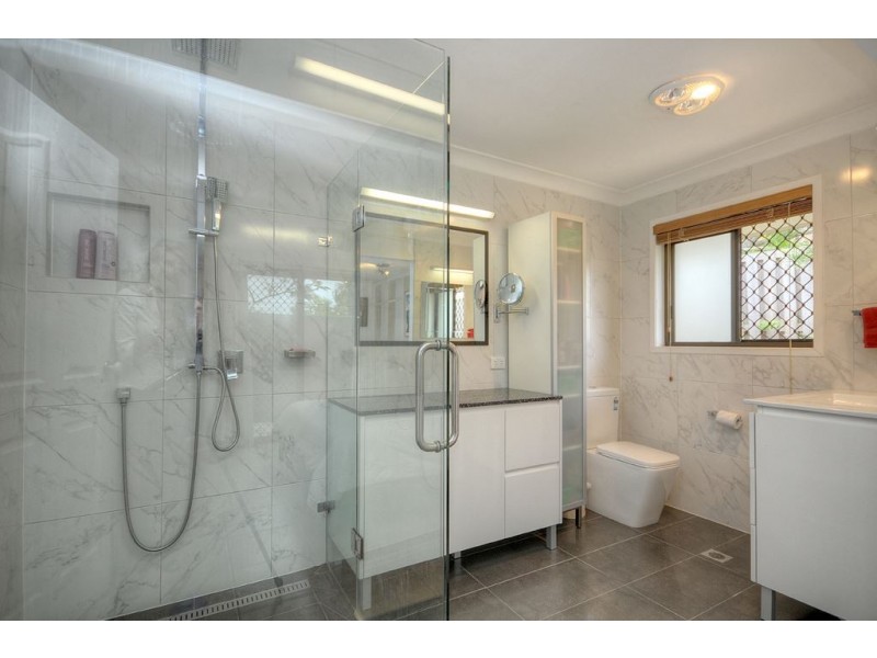 8 Wardoo Street, Ashmore QLD 4214