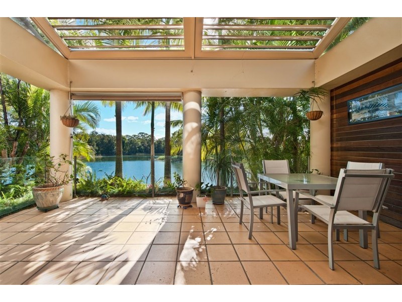 125 Santa Cruz Blvd, Clear Island Waters QLD 4226
