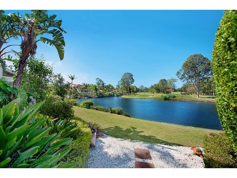 4″Lippitt”/125 Santa Cruz Boulevard, Clear Island Waters QLD 4226