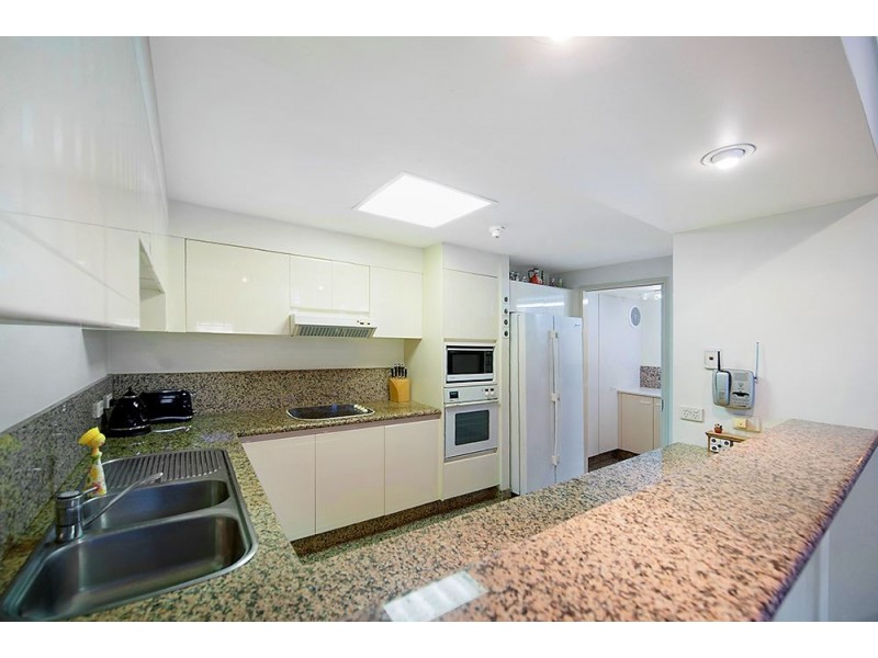 4″Lippitt”/125 Santa Cruz Boulevard, Clear Island Waters QLD 4226