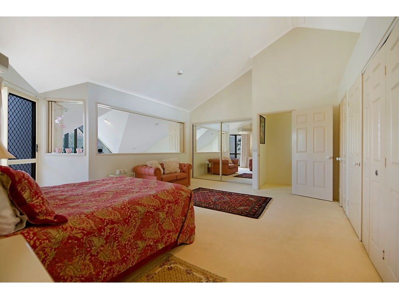 4″Lippitt”/125 Santa Cruz Boulevard, Clear Island Waters QLD 4226