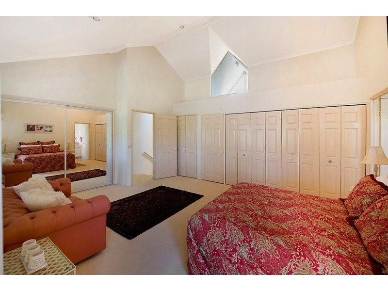 4″Lippitt”/125 Santa Cruz Boulevard, Clear Island Waters QLD 4226