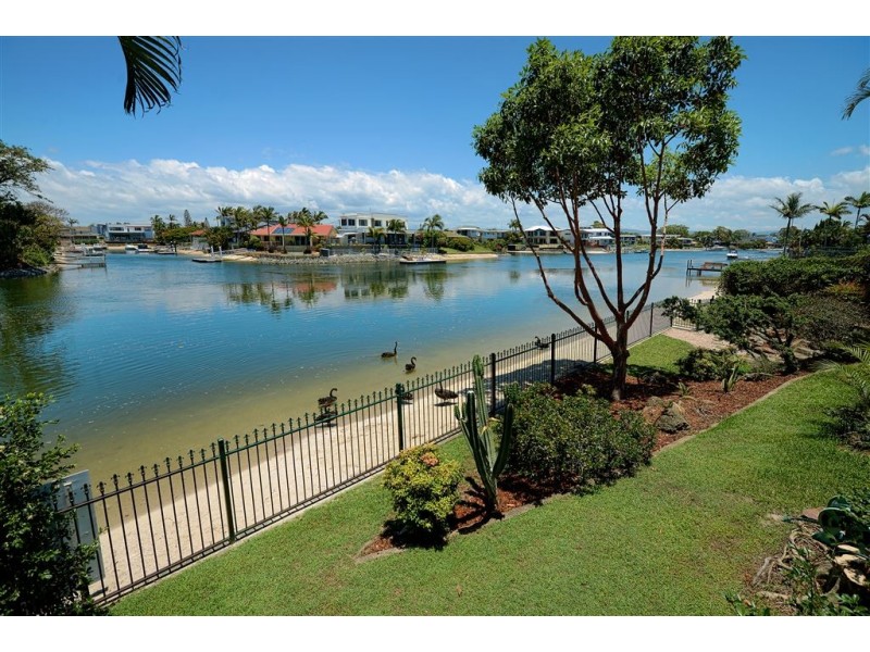 37 Sonder Street, Broadbeach Waters QLD 4218