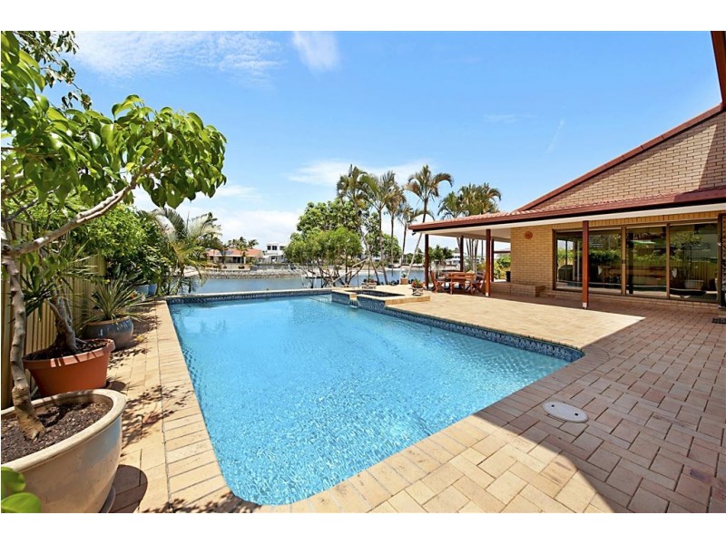 37 Sonder Street, Broadbeach Waters QLD 4218