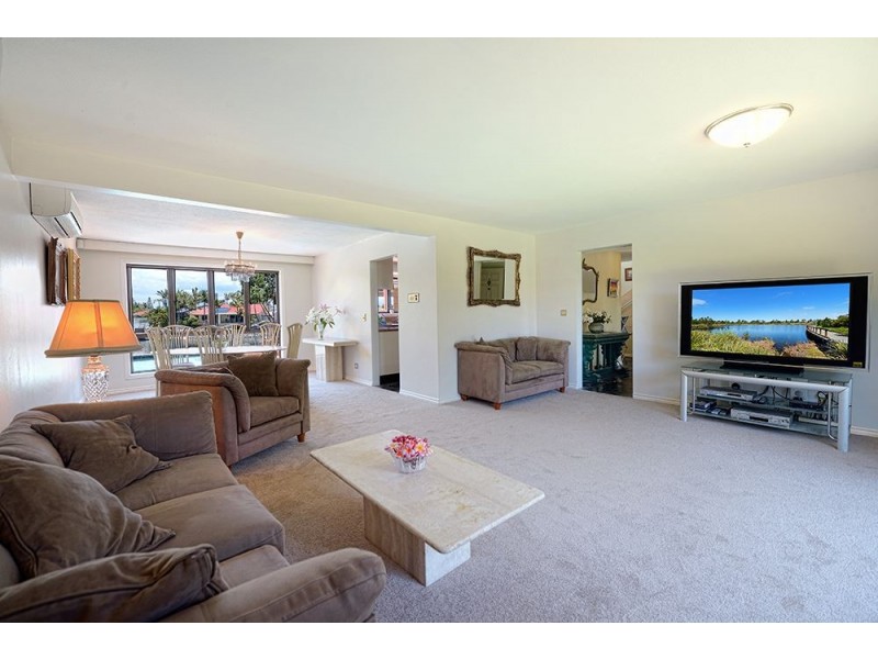 37 Sonder Street, Broadbeach Waters QLD 4218