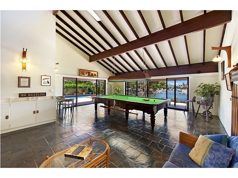 37 Sonder Street, Broadbeach Waters QLD 4218