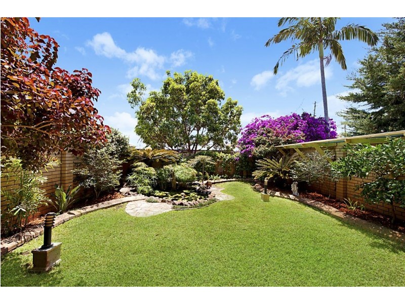 37 Sonder Street, Broadbeach Waters QLD 4218