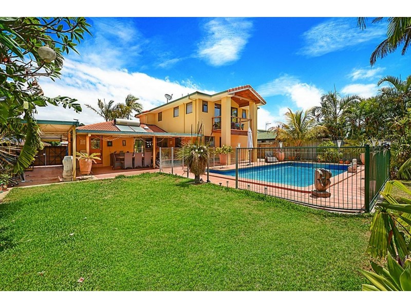 77 Rumrunner Street, Mermaid Waters QLD 4218