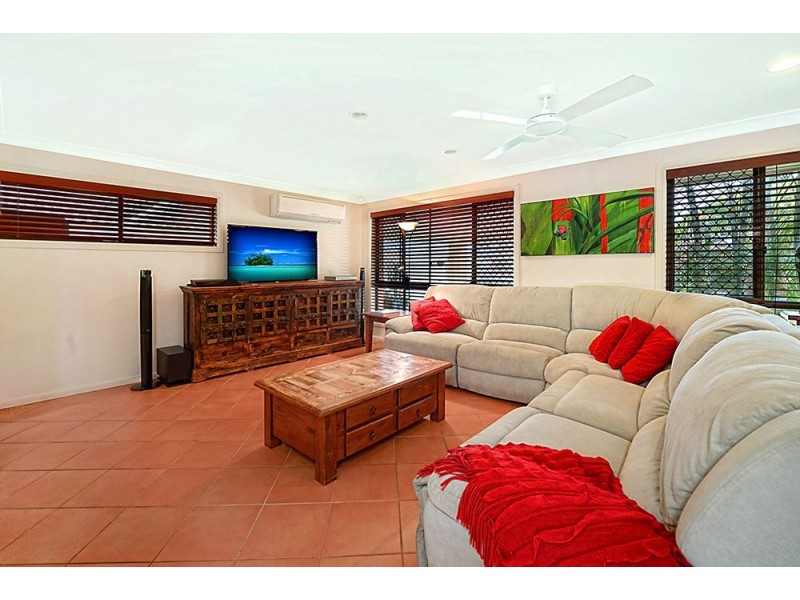 77 Rumrunner Street, Mermaid Waters QLD 4218