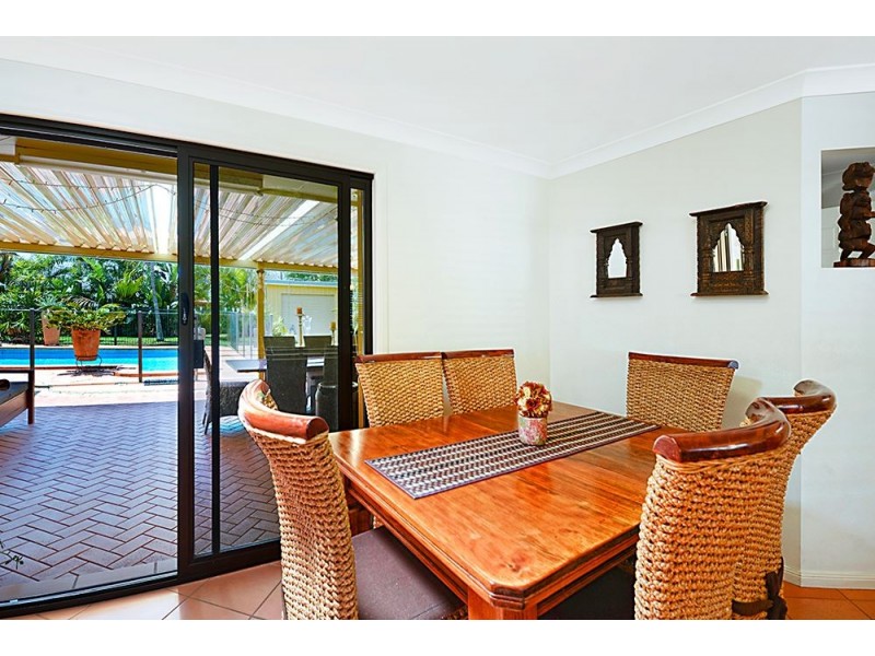 77 Rumrunner Street, Mermaid Waters QLD 4218