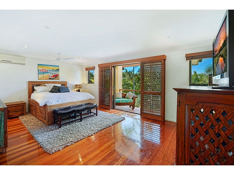 77 Rumrunner Street, Mermaid Waters QLD 4218