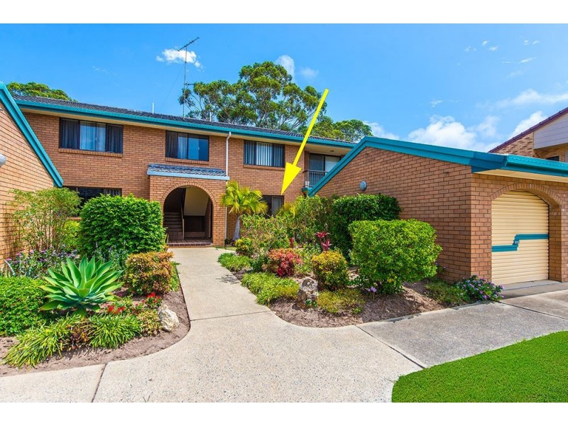 2/44 Oceanic Drive, Mermaid Waters QLD 4218