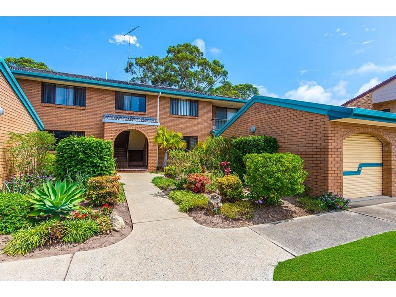 2/44 Oceanic Drive, Mermaid Waters QLD 4218