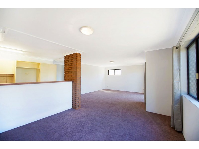 2/44 Oceanic Drive, Mermaid Waters QLD 4218