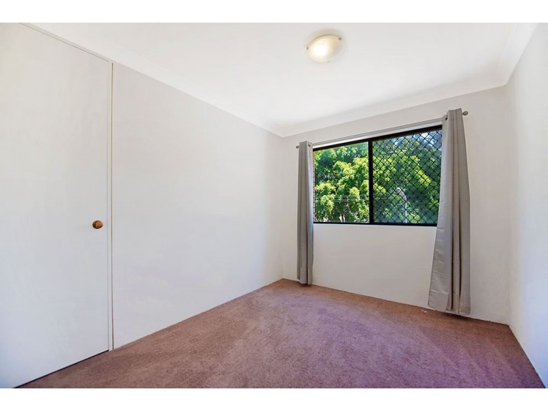 2/44 Oceanic Drive, Mermaid Waters QLD 4218