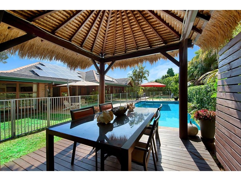 5 Bimini Court, Clear Island Waters QLD 4226