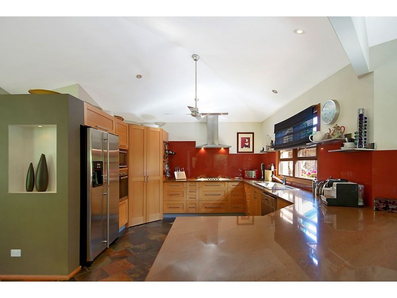 5 Bimini Court, Clear Island Waters QLD 4226