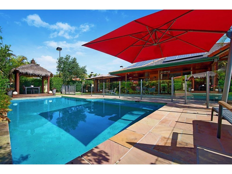 5 Bimini Court, Clear Island Waters QLD 4226