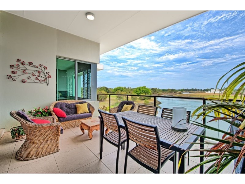 7528 Springfield Drive, Hope Island QLD 4212