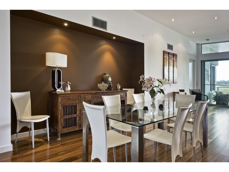 7528 Springfield Drive, Hope Island QLD 4212