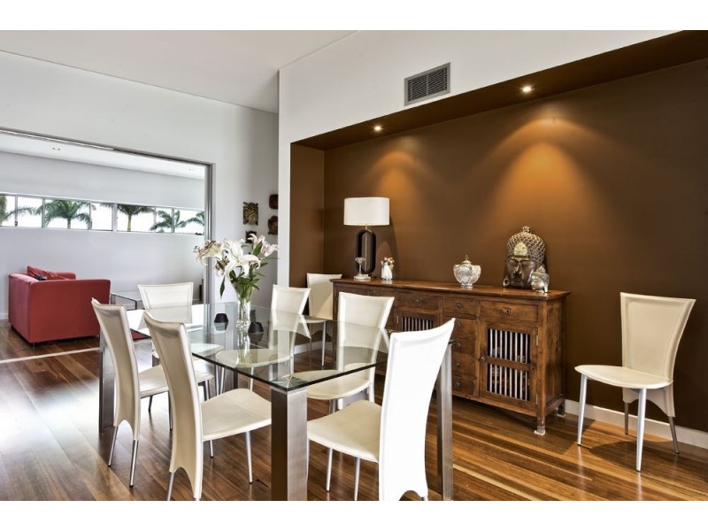 7528 Springfield Drive, Hope Island QLD 4212