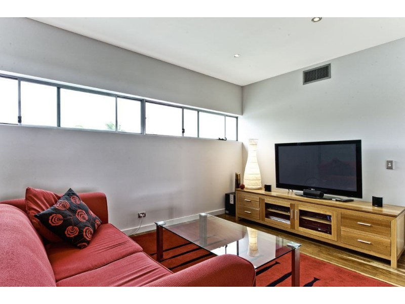 7528 Springfield Drive, Hope Island QLD 4212