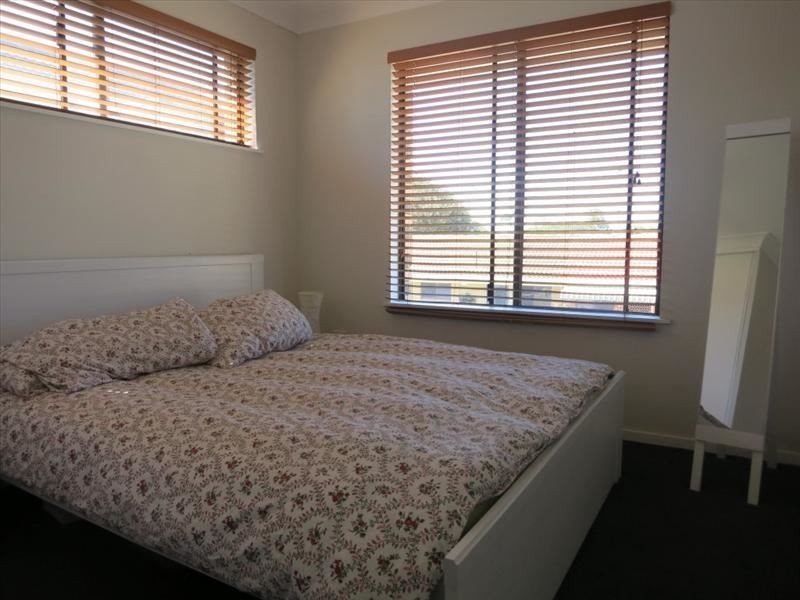 8 Christina Court, Mermaid Waters QLD 4218