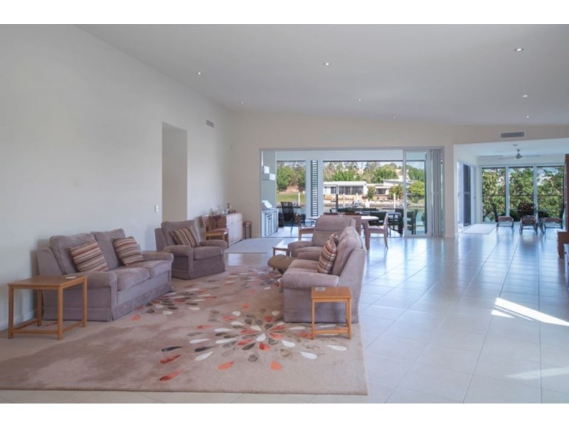 2002 The Circle, Sanctuary Cove QLD 4212
