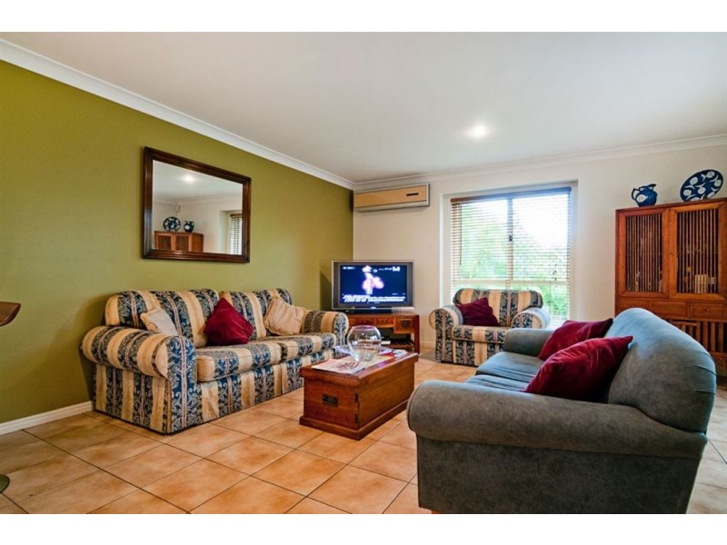 38 Arun Drive, Arundel QLD 4214