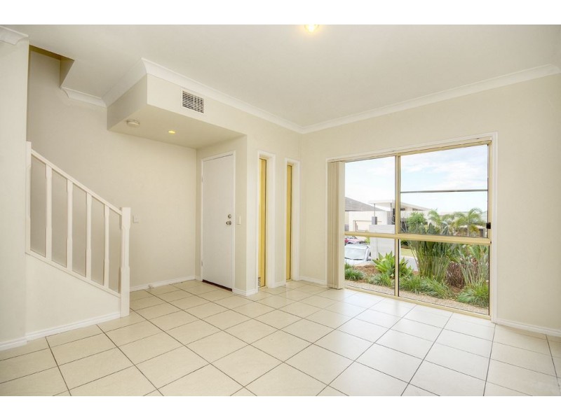 1/35 Bayswater Ave, Varsity Lakes QLD 4227