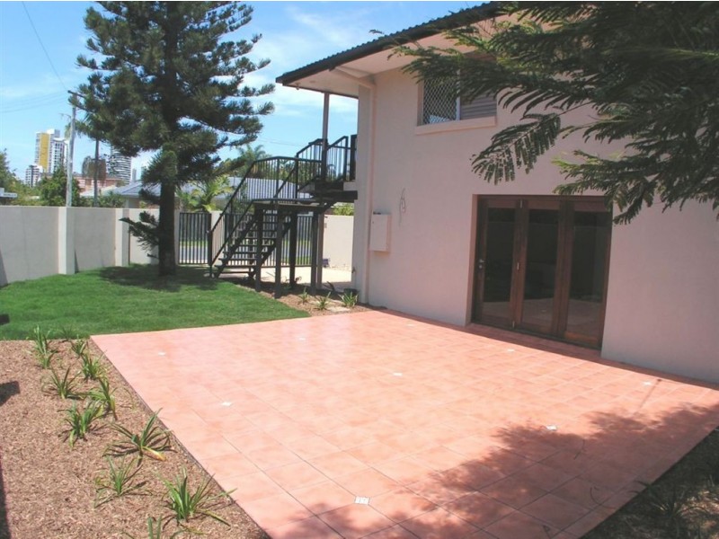 7 Karina Cres, Broadbeach Waters QLD 4218