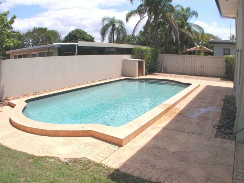 7 Karina Cres, Broadbeach Waters QLD 4218