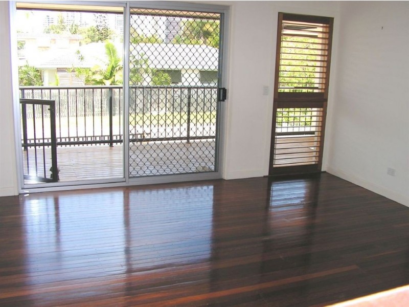 7 Karina Cres, Broadbeach Waters QLD 4218