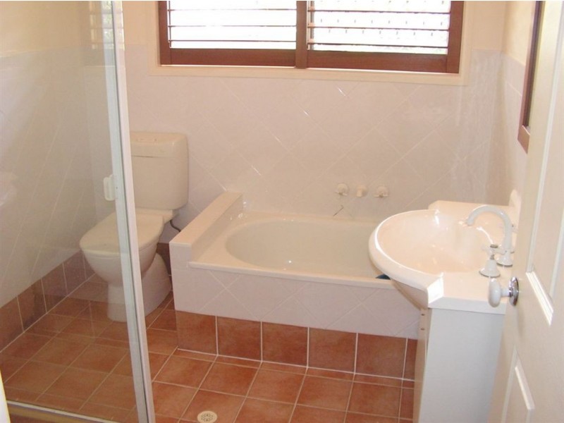 7 Karina Cres, Broadbeach Waters QLD 4218