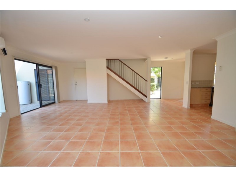2/4 Acton Drive, Varsity Lakes QLD 4227