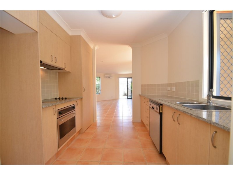 2/4 Acton Drive, Varsity Lakes QLD 4227