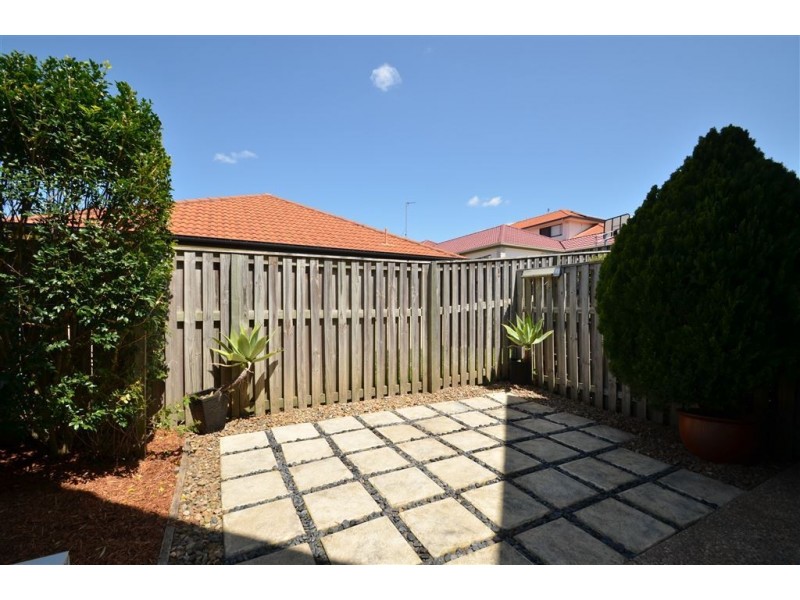 2/4 Acton Drive, Varsity Lakes QLD 4227