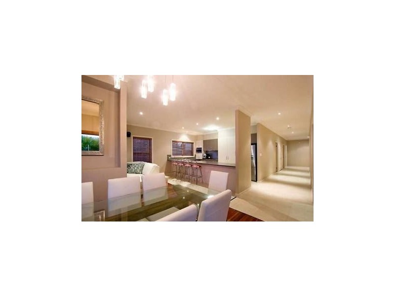 71 Azzurra Drive, Varsity Lakes QLD 4227