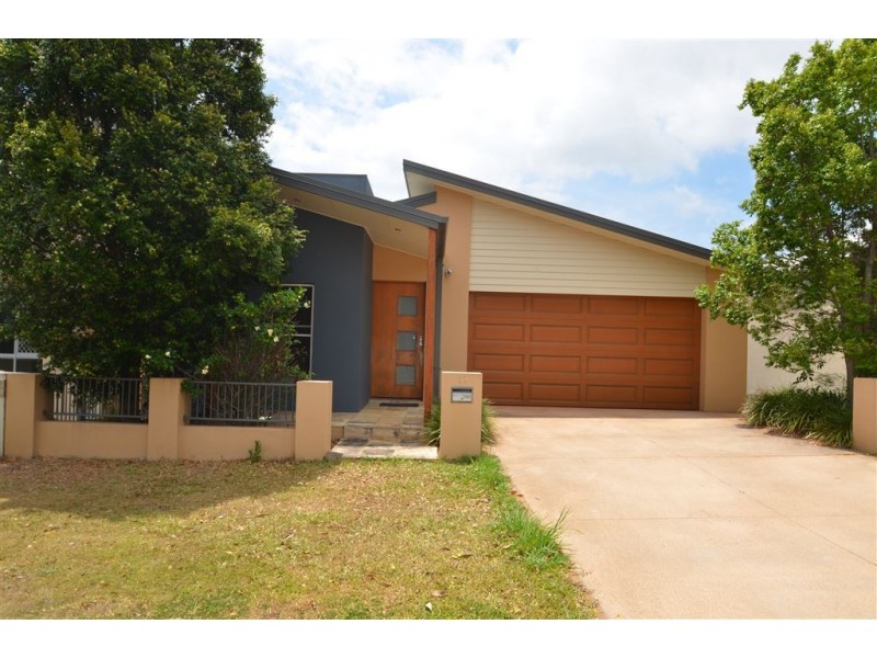 71 Azzurra Drive, Varsity Lakes QLD 4227