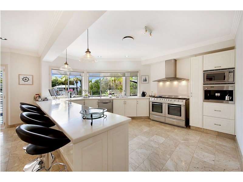 5 Craig Avenue, Carrara QLD 4211
