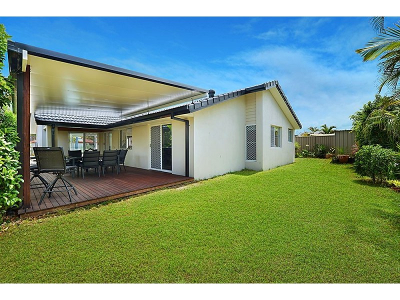 15 Lakefield Crescent, Paradise Point QLD 4216