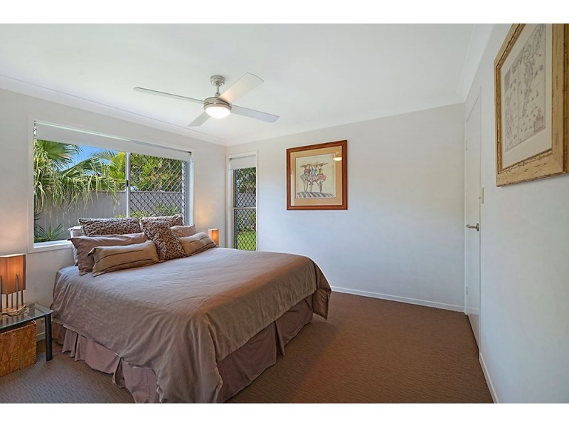15 Lakefield Crescent, Paradise Point QLD 4216