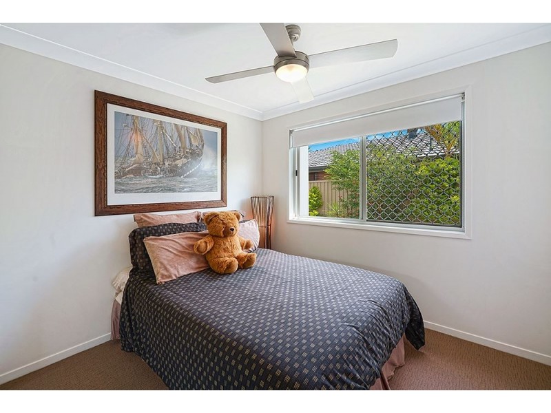 15 Lakefield Crescent, Paradise Point QLD 4216