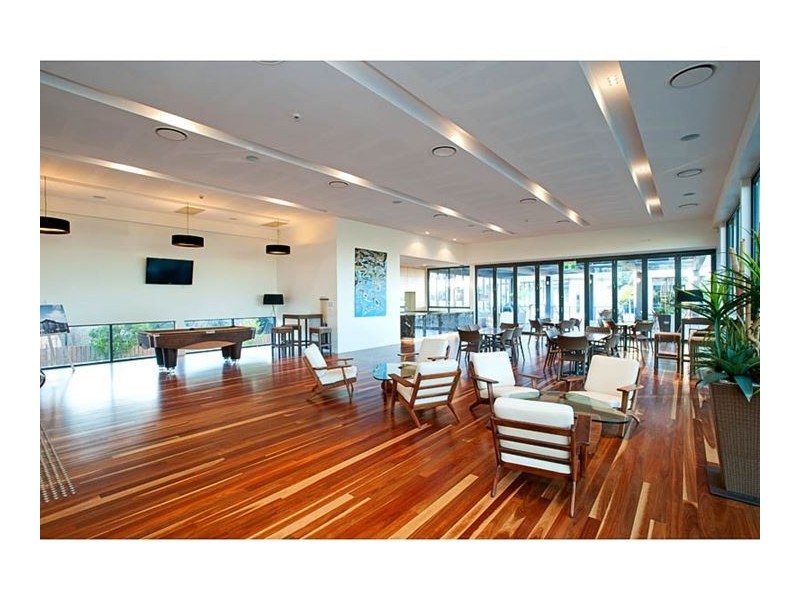2 Sunset Avenue, Paradise Point QLD 4216