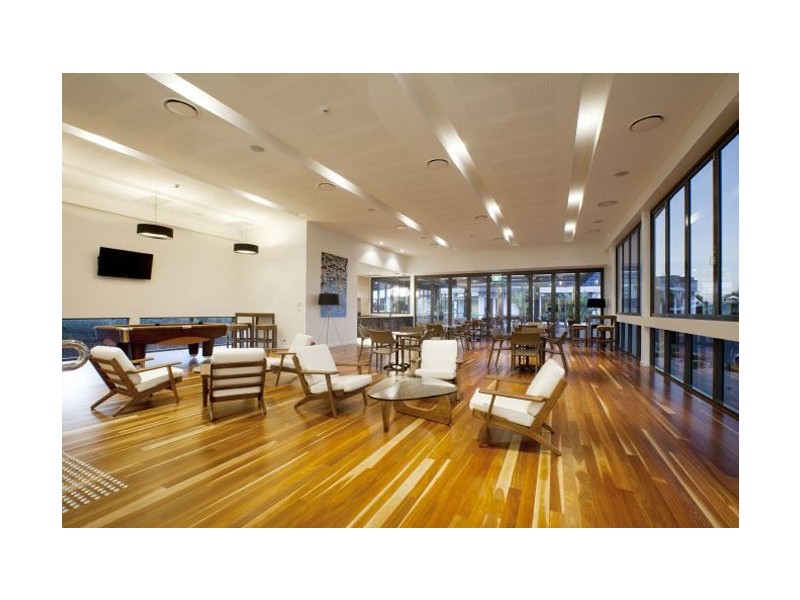2 Sunset Avenue, Paradise Point QLD 4216