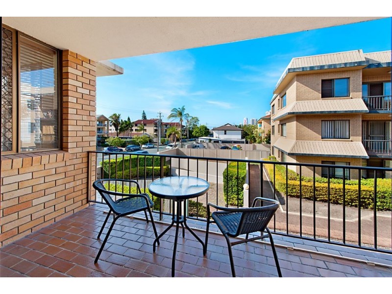 11 Stanhill Drive, Chevron Island QLD 4217