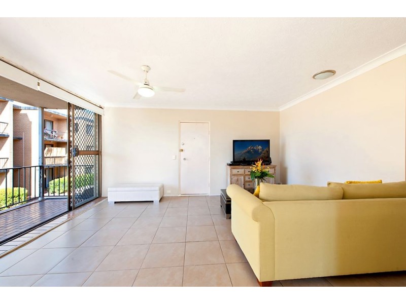 11 Stanhill Drive, Chevron Island QLD 4217