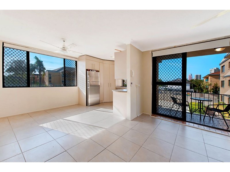 11 Stanhill Drive, Chevron Island QLD 4217