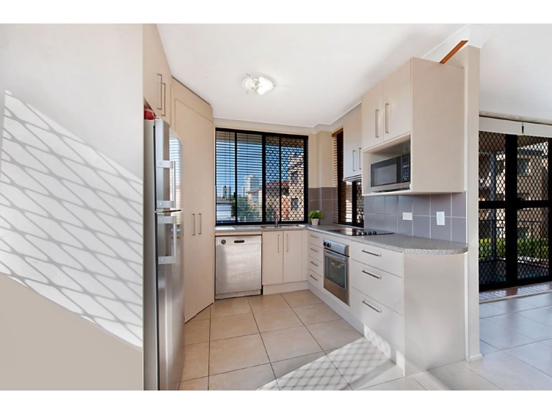 11 Stanhill Drive, Chevron Island QLD 4217